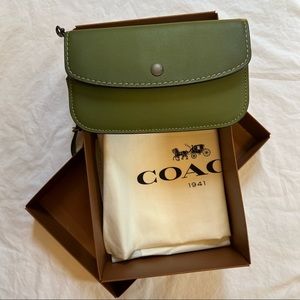 NWT, box, and dust bag! COACH 1941 Clutch Glovetanned Leather Olive Green